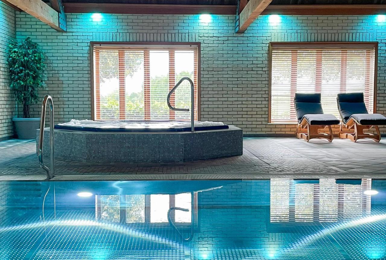 Oak Boutique Lodge Includes Hot Tub Air Con & Dog York Exteriör bild